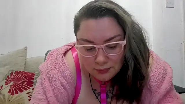 Bustycurves online show from 11-04-25, 10:24