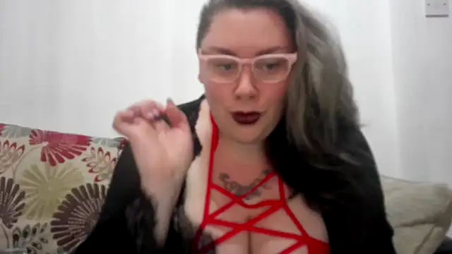 Bustycurves online show from 10-30-25, 09:11