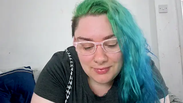 Snapshot of Bustycurves chatting on 05-15-26, 10:02 Bustycurves online show from 05-15-26, 10:02
