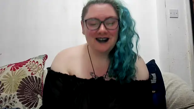 Snapshot of Bustycurves chatting on 06-12-26, 11:46 Bustycurves online show from 06-12-26, 11:46