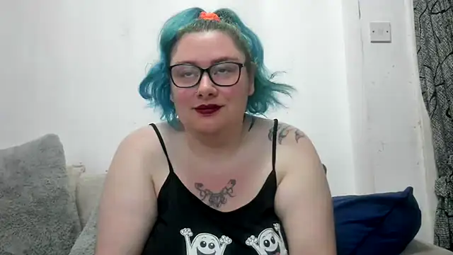 Snapshot of Bustycurves chatting on 06-05-26, 11:10 Bustycurves online show from 06-05-26, 11:10