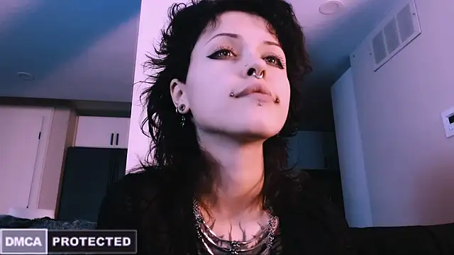 NaughtyLittleFox online show from 11-30-25, 05:08