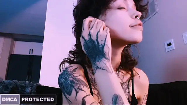 NaughtyLittleFox online show from 11-21-25, 03:16