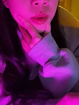 minmin2kk5 online show from 11-05-25, 03:48