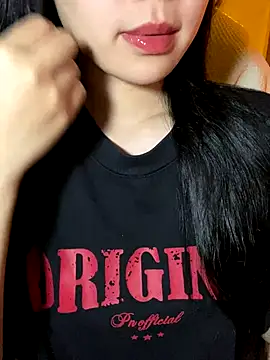 minmin2kk5 online show from 11-18-25, 02:31