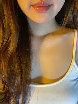 minmin2kk5 online show from 04-18-26, 01:19