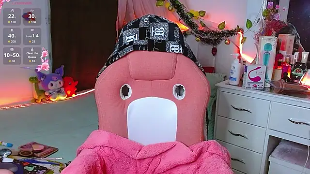 Littlerouse  online show from 12-20-25, 11:29