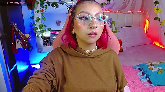 Littlerouse  online show from 02-12-26, 06:57