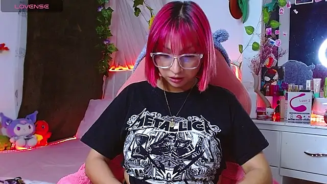 Littlerouse  online show from 11-15-25, 01:53