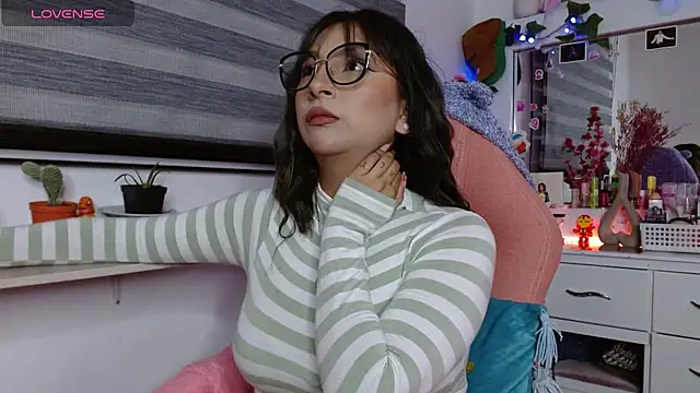 Littlerouse  online show from 01-25-25, 01:43