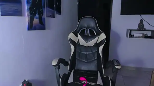 naomi berckley online show from 04-26-26, 03:59