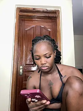 Snapshot of Queen_Arnah254 chatting on 05-12-26, 01:17 Queen Arnah254 online show from 05-12-26, 01:17