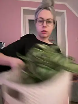 Livewithlucy online show from 03-11-26, 07:02