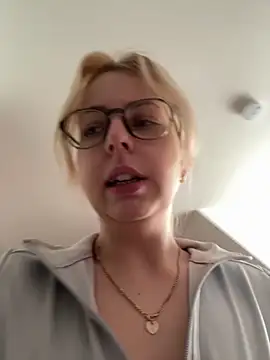 Livewithlucy online show from 01-07-26, 10:53