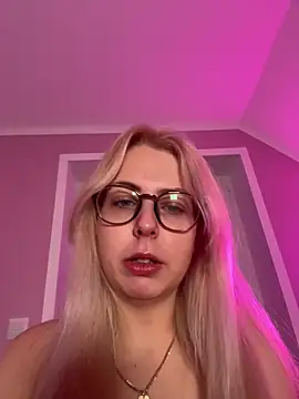 Livewithlucy online show from 12-17-25, 07:35