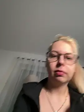 Livewithlucy online show from 02-23-26, 07:53