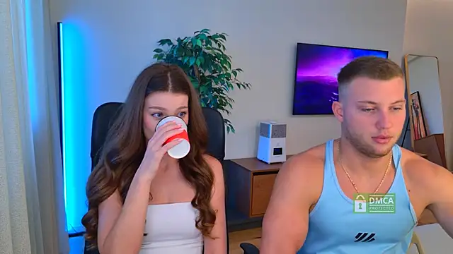Snapshot of Jony_and_Jessica chatting on 06-17-26, 04:45 Jony and Jessica online show from 06-17-26, 04:45
