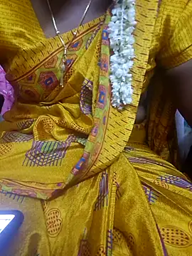 Snapshot of Janavi-janu chatting on 10-27-25, 05:03 Janavi-janu online show from 10-27-25, 05:03