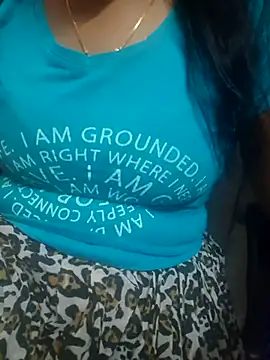 Snapshot of Janavi-janu chatting on 10-29-25, 05:23 Janavi-janu online show from 10-29-25, 05:23