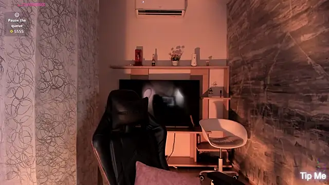 saracaball  online show from 01-13-26, 04:38