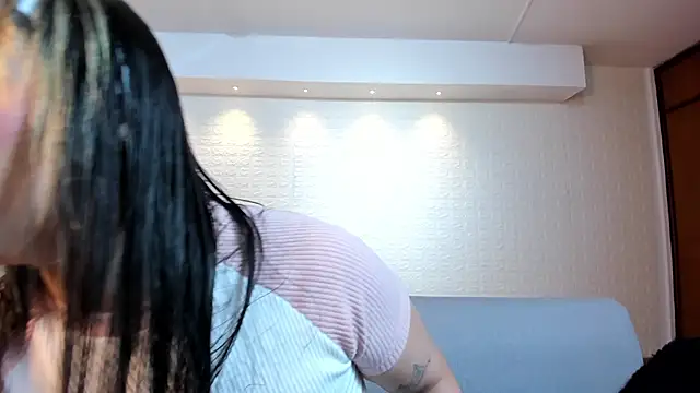 violet scott online show from 11-22-25, 10:47