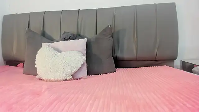 Snapshot of Cherllynn chatting on 02-06-25, 01:32 Cherllynn online show from 02-06-25, 01:32