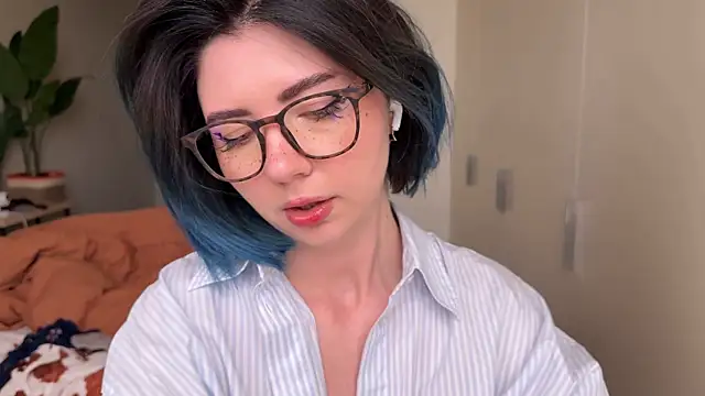 Snapshot of _vixenp chatting on 06-01-26, 04:28 vixenp online show from 06-01-26, 04:28