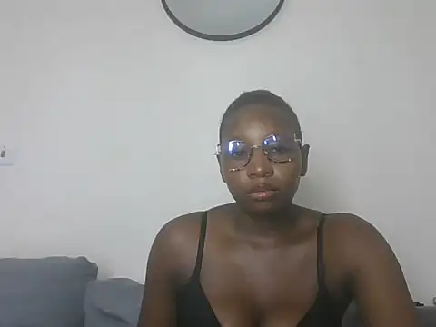 Snapshot of Puliza_wet chatting on 10-10-25, 12:39 Puliza wet online show from 10-10-25, 12:39