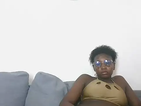 Snapshot of Puliza_wet chatting on 10-06-25, 12:39 Puliza wet online show from 10-06-25, 12:39