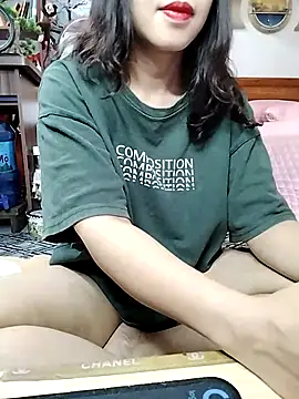 Snapshot of cream1299 chatting on 05-11-26, 01:18 cream1299 online show from 05-11-26, 01:18