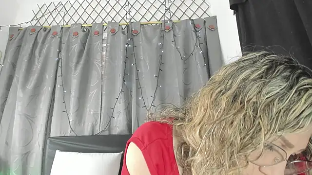 eva1saenz online show from 11-18-25, 08:23