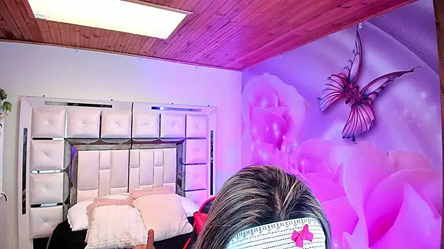 Yelena mutiz online show from 01-14-26, 01:15