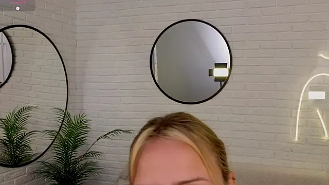 Snapshot of Wendy_D0ll chatting on 04-09-26, 08:48 Wendy D0ll online show from 04-09-26, 08:48