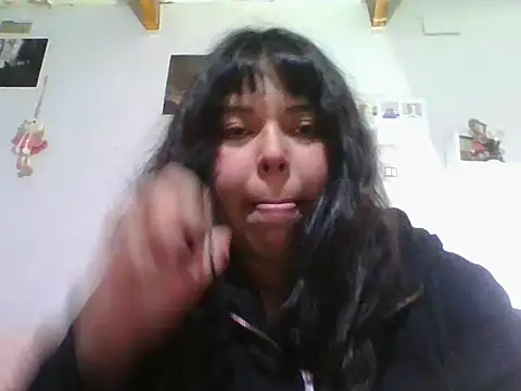 Snapshot of scarletttlove chatting on 06-26-26, 01:33 scarletttlove online show from 06-26-26, 01:33