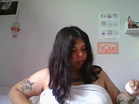 Snapshot of scarletttlove chatting on 04-10-26, 06:26 scarletttlove online show from 04-10-26, 06:26