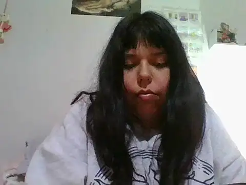 Snapshot of scarletttlove chatting on 06-07-26, 01:33 scarletttlove online show from 06-07-26, 01:33