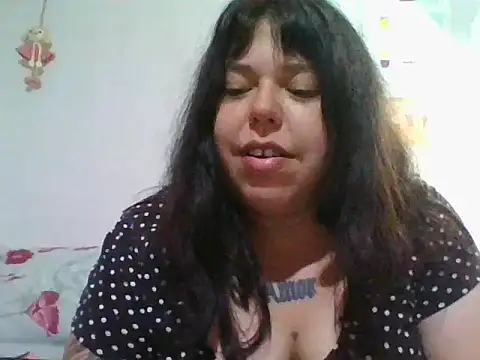 Snapshot of scarletttlove chatting on 04-18-26, 01:19 scarletttlove online show from 04-18-26, 01:19