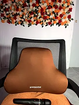 Snapshot of Salibae_Nha chatting on 10-15-25, 01:59 Salibae Nha online show from 10-15-25, 01:59