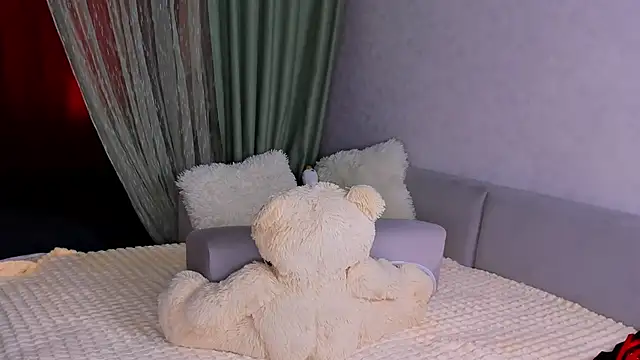 Snapshot of Sweeet_Barbie chatting on 05-10-26, 04:31 Sweeet Barbie online show from 05-10-26, 04:31