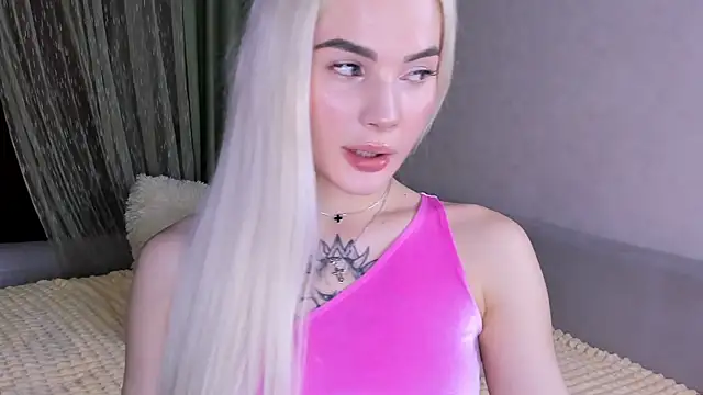 Snapshot of Sweeet_Barbie chatting on 04-23-26, 04:30 Sweeet Barbie online show from 04-23-26, 04:30