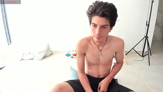 Snapshot of Sebastian_adams2001 chatting on 10-16-25, 06:38 Sebastian adams2001 online show from 10-16-25, 06:38