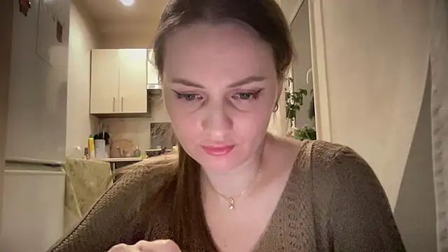 Snapshot of Viola_sweet chatting on 04-22-26, 06:36 Viola sweet online show from 04-22-26, 06:36