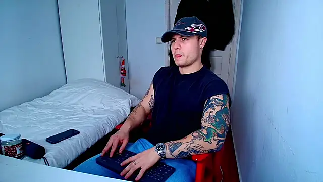 Snapshot of juandking chatting on 02-04-26, 12:55 juandking online show from 02-04-26, 12:55