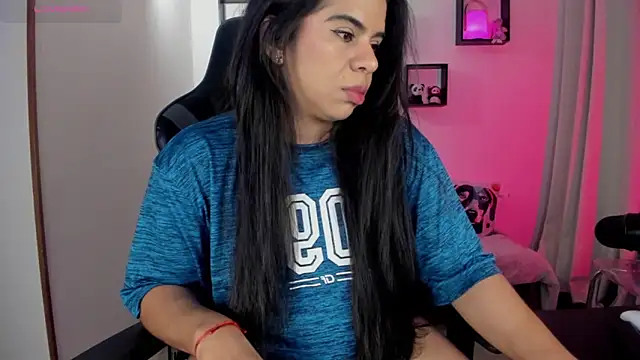 Snapshot of Biancastrongg chatting on 06-11-26, 02:44 Biancastrongg online show from 06-11-26, 02:44