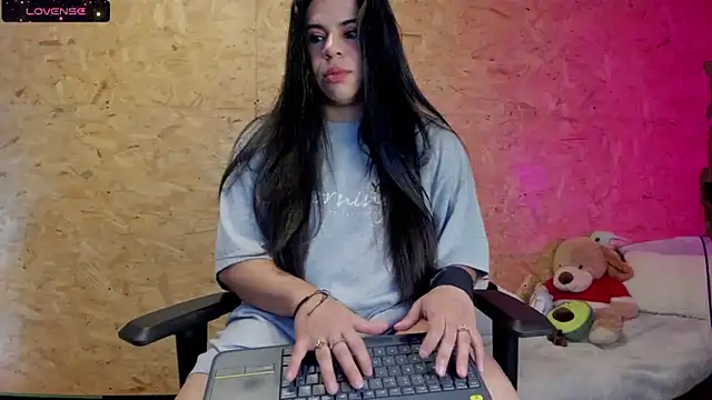 Snapshot of Biancastrongg chatting on 03-22-25, 02:27 Biancastrongg online show from 03-22-25, 02:27