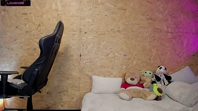 Snapshot of Biancastrongg chatting on 02-15-25, 08:54 Biancastrongg online show from 02-15-25, 08:54