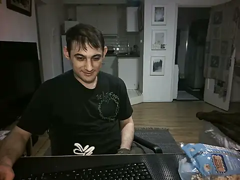 Snapshot of mihaimichael chatting on 06-18-26, 01:26 mihaimichael online show from 06-18-26, 01:26