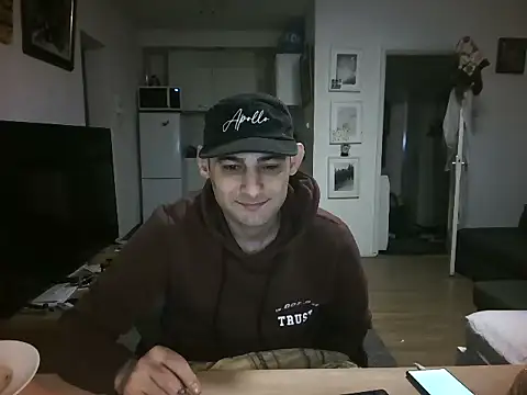 Snapshot of mihaimichael chatting on 05-18-26, 11:53 mihaimichael online show from 05-18-26, 11:53
