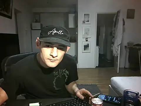 Snapshot of mihaimichael chatting on 05-30-26, 09:31 mihaimichael online show from 05-30-26, 09:31