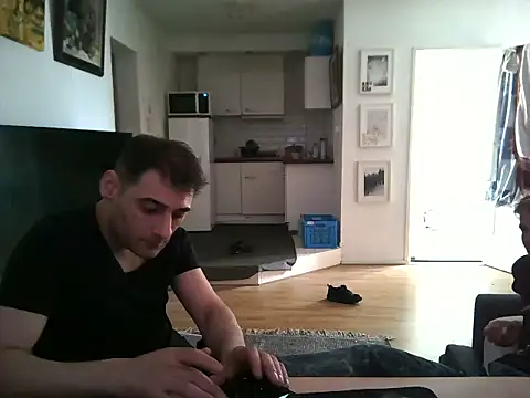 Snapshot of mihaimichael chatting on 05-10-26, 06:06 mihaimichael online show from 05-10-26, 06:06